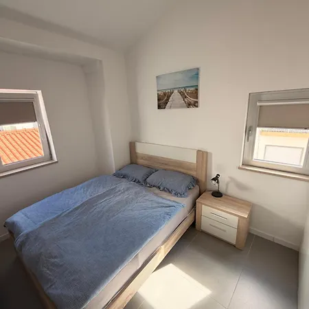 Sandowav - Modern Steps From The Apartment *